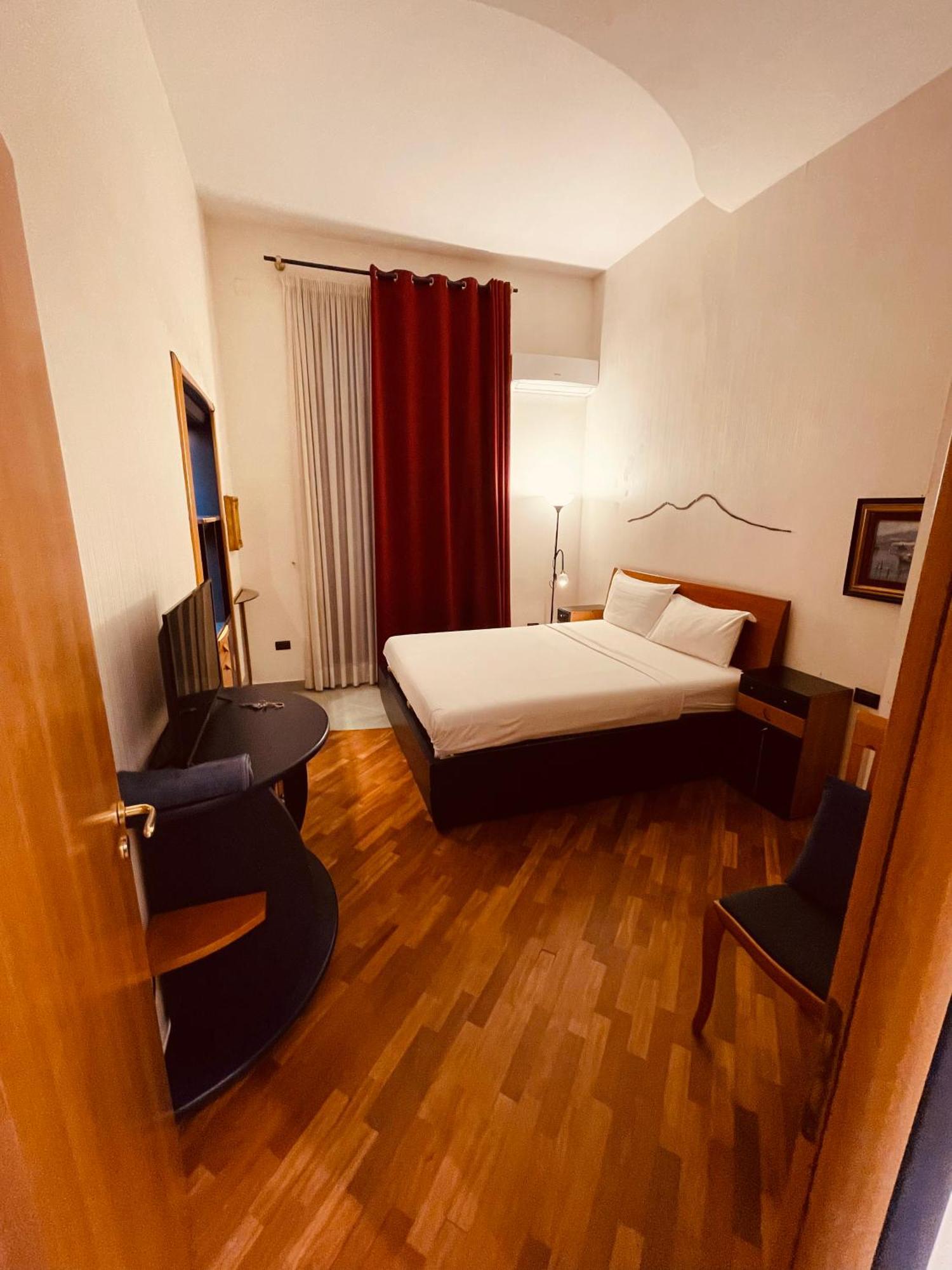 Nova Rooms Naples Luaran gambar